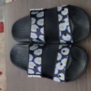 Daisy Print Croc slide